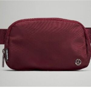 Lululemon Everywhere Belt Bag 1L—red Merlot (new)